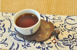 潤(rùn)元昌2015年金芽貢餅熟茶開湯評(píng)測(cè)